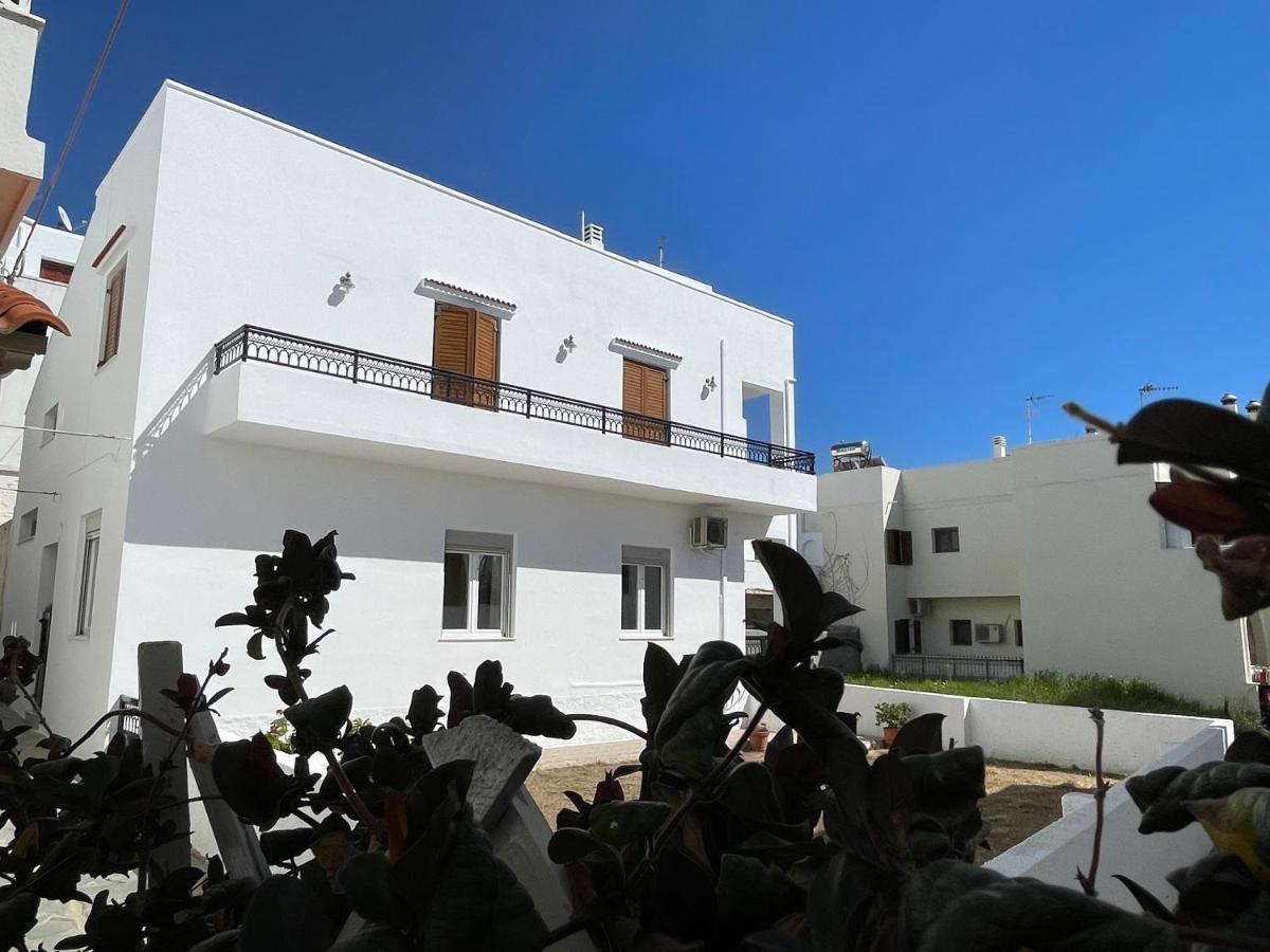 Mano'S Place Naxos City Exterior photo